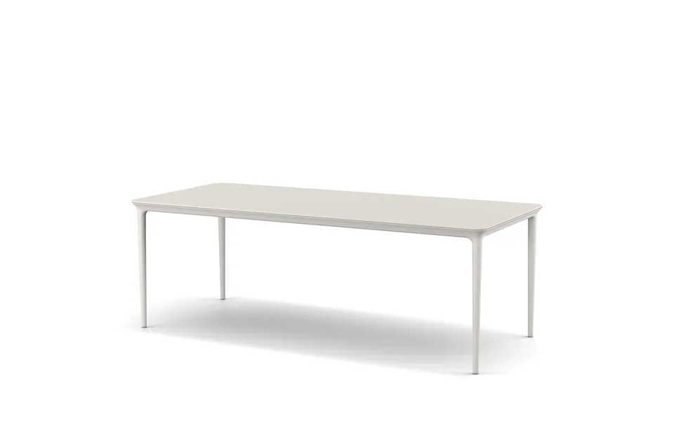 Dedon Bellmonde dining table l, studio photo